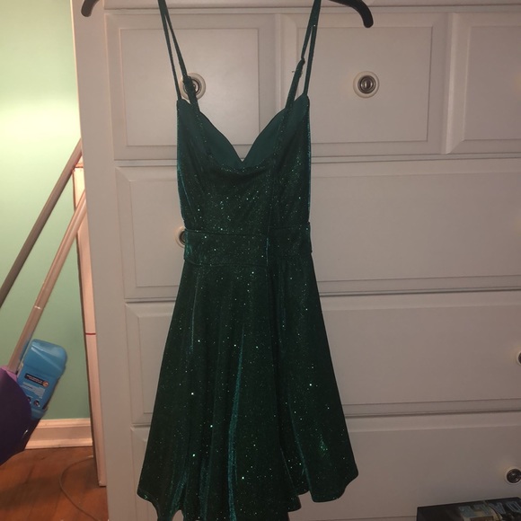 Emerald green sparkly dress only worn once - Picture 3 of 3